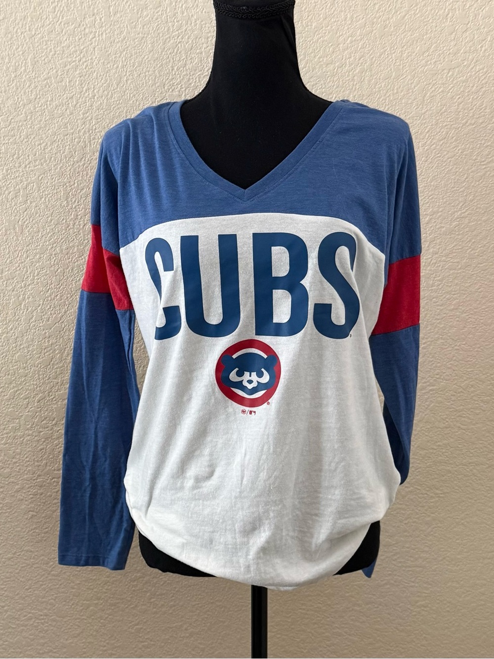 ‘47 Brand Chicago Cubs Women’s V-Neck Long Sleeve Shirt Small Wrigley Field